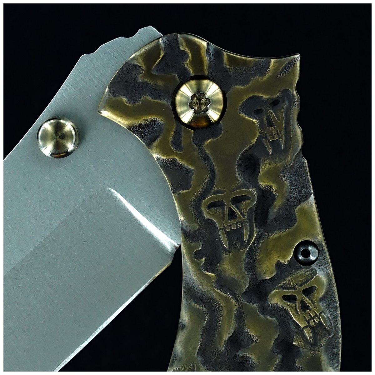 Jody Muller Custom Ghost Skulls Folder