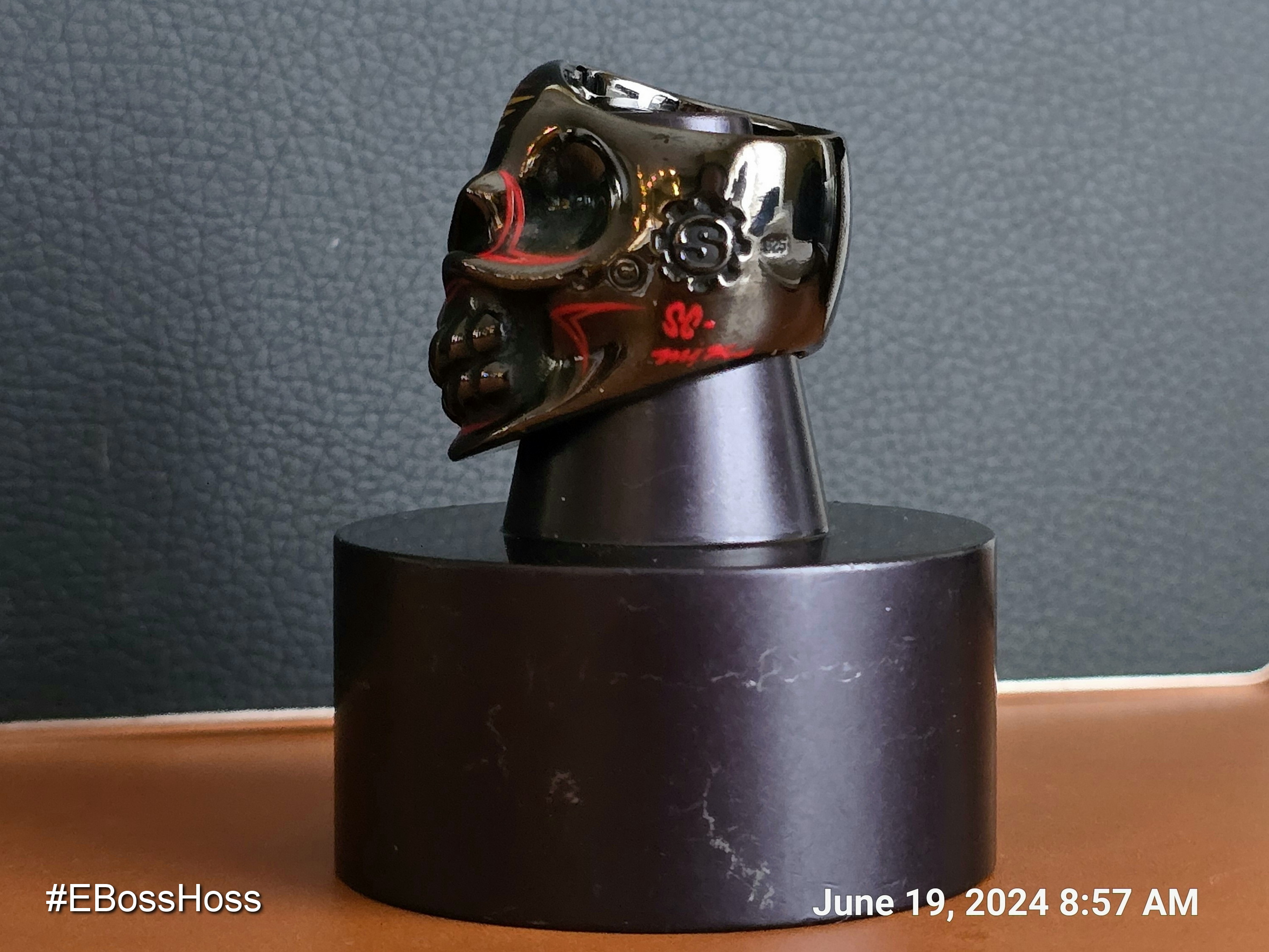 Ryk Maverick Starlingear - Mikoto Hand-painted Sterling Silver Ring & Stand