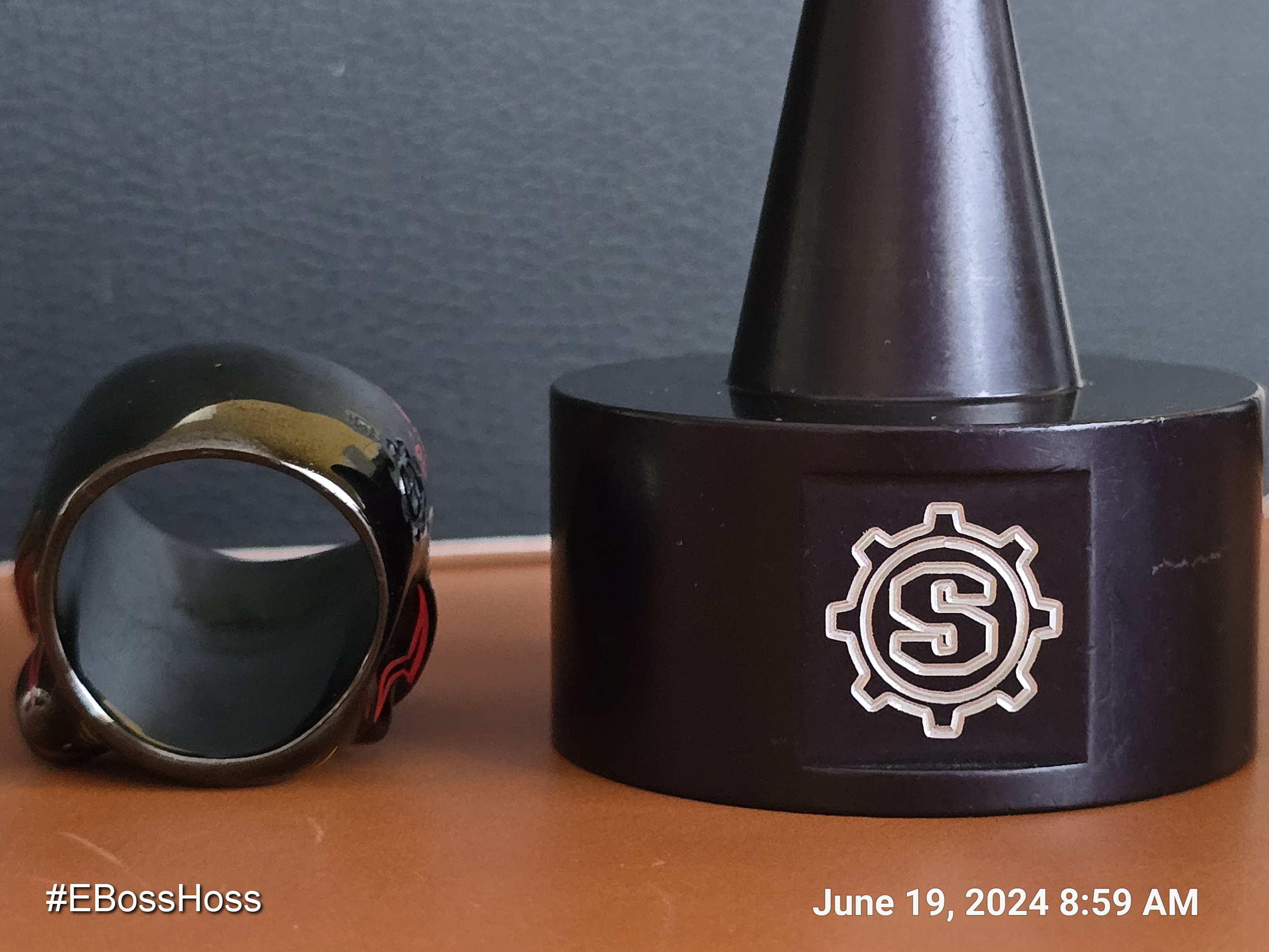 Ryk Maverick Starlingear - Mikoto Hand-painted Sterling Silver Ring & Stand